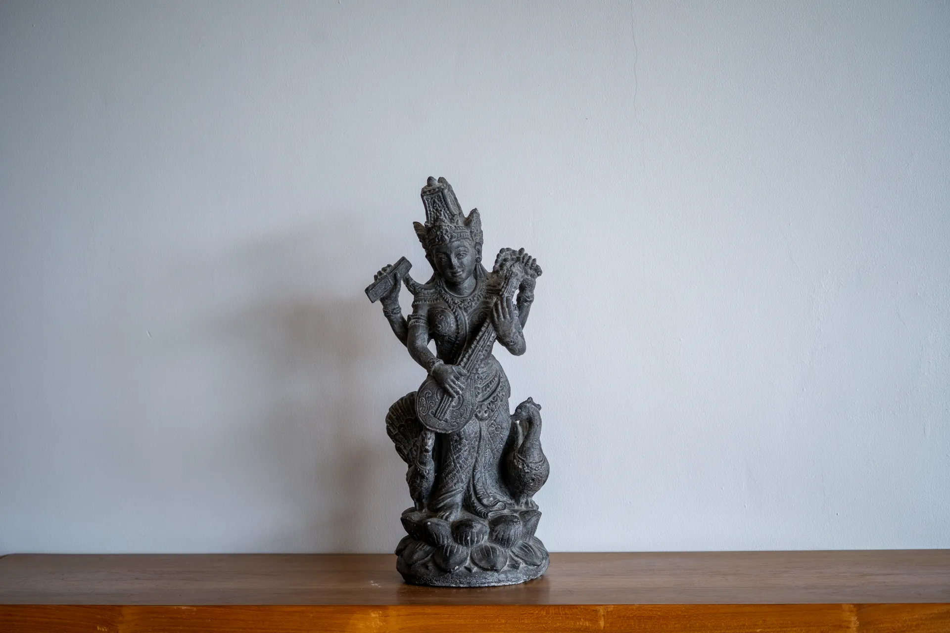Patung Dewi Saraswati